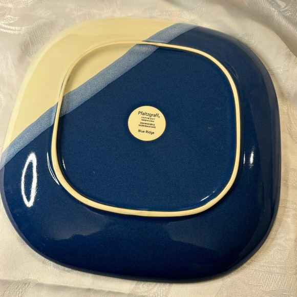 Pfaltzgraff Blue Ridge pattern set of two dinner plates. Very hard to find. - Picture 6 of 6